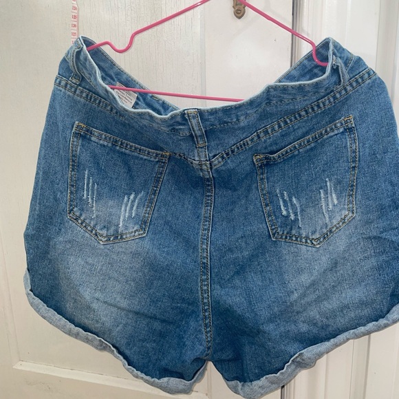 SHEIN L Denim Shorts Blue Jean Shorts - Picture 4 of 7